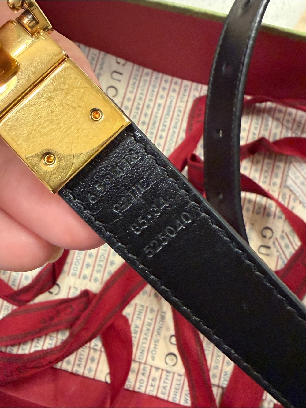 Gucci reversible Beige Monogram Canvas Belt with Gold Buckle - Picture 4 of 8